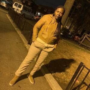 Meet your Posher, Leslie